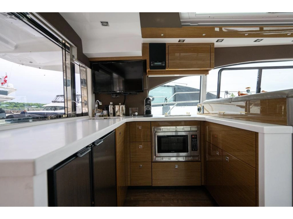2018 Cruisers Yachts Cantius 45 Diesel - Sur Rendez-vous alt