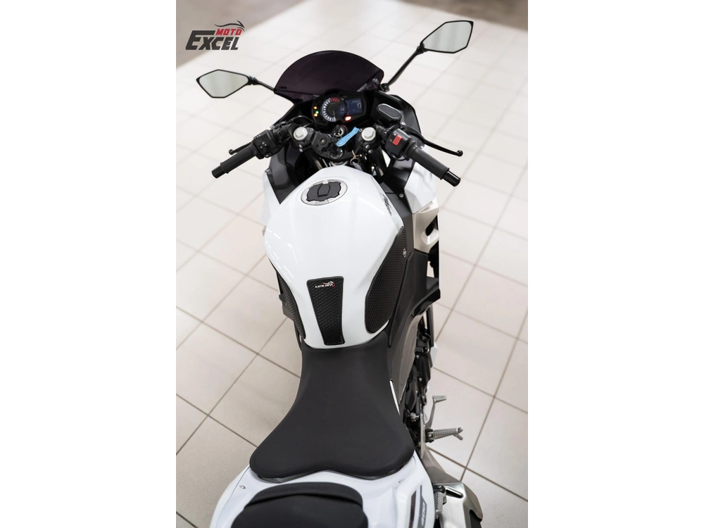 Kawasaki Ninja 400 2023 alt