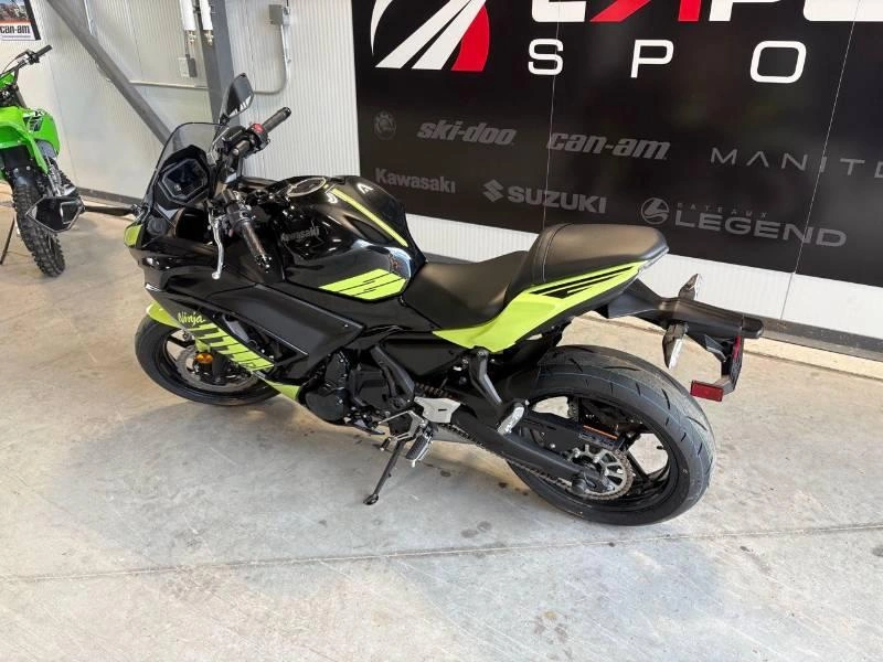 2026 Kawasaki Ninja 650 Krt alt