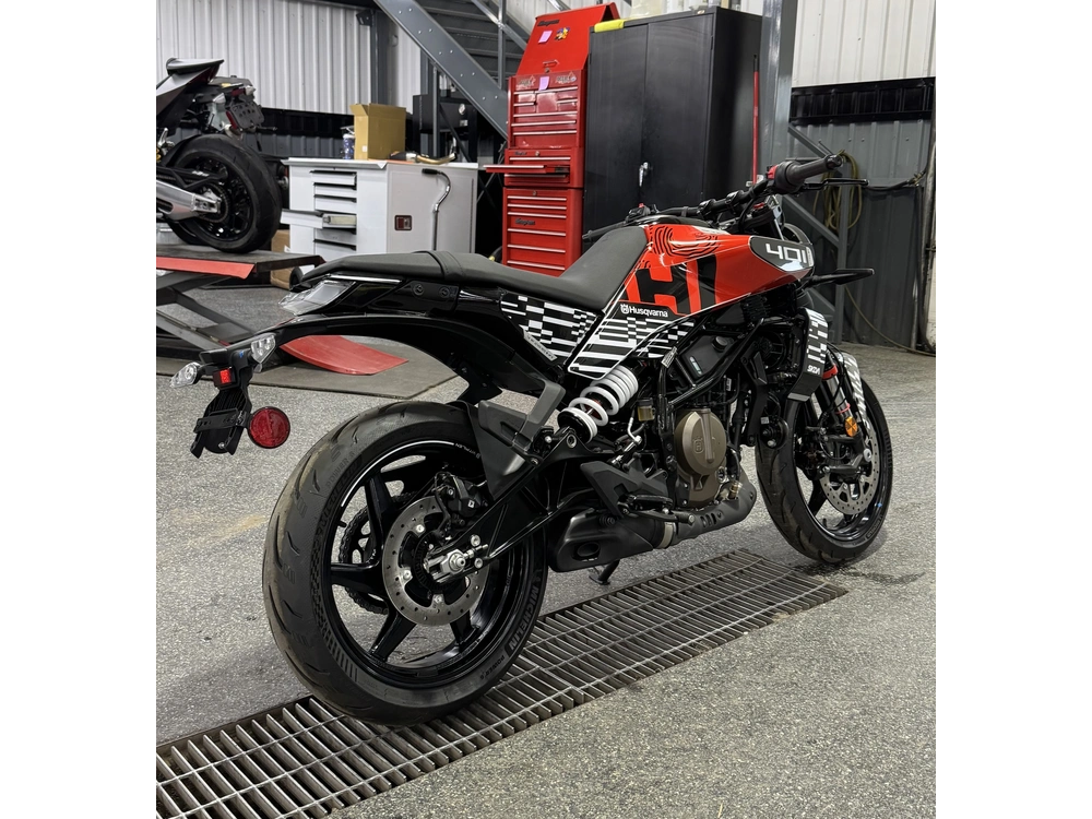 Husqvarna Vitpilen 401 B.d. 2024 alt