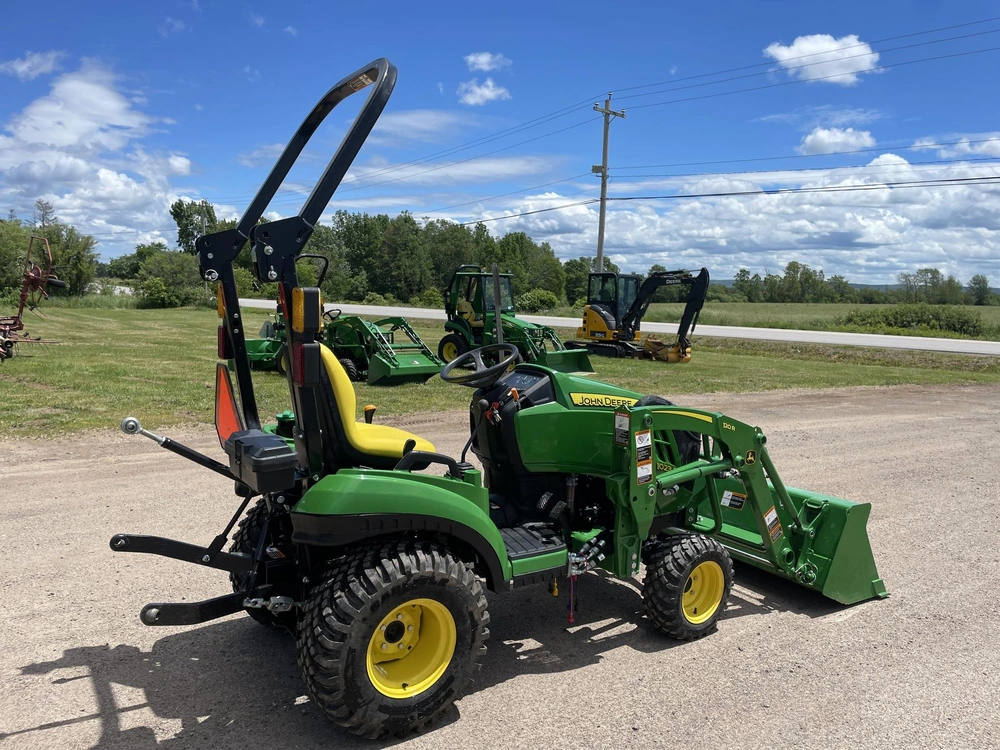John Deere 1023e 2023 alt