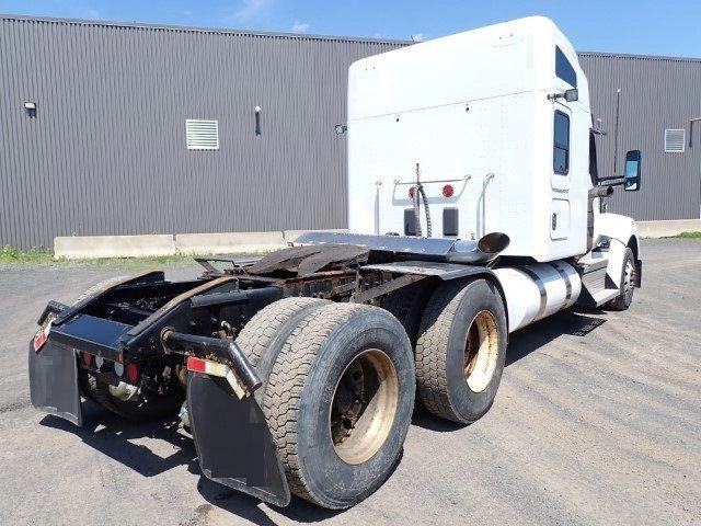 Kenworth W990 2023