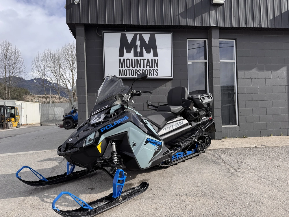 2026 Polaris Titan® Adventure Ultimate Prostar S4 155 1.8 alt