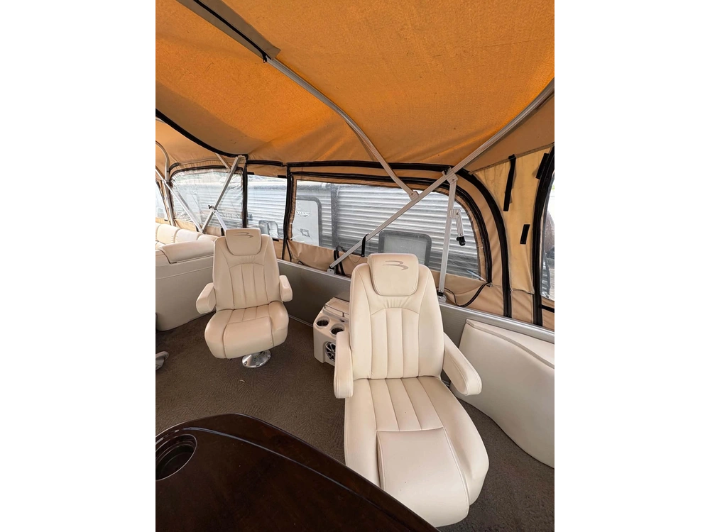 None Bennington Marine Bennington alt