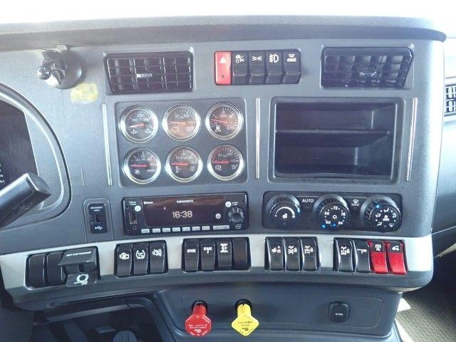 Kenworth W990 2023