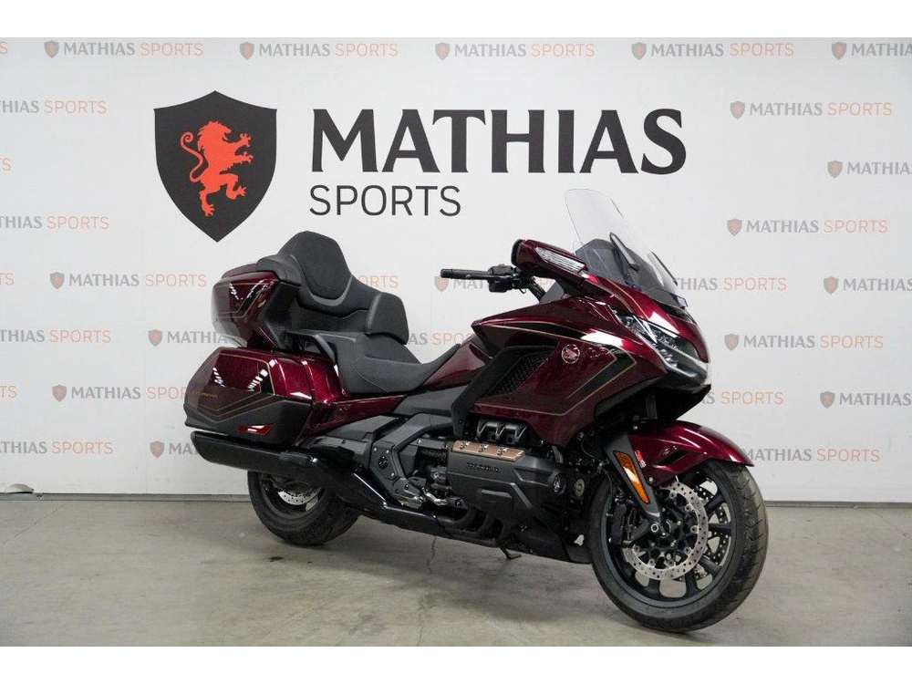 Honda Gold Wing Tour 50th 2025 alt