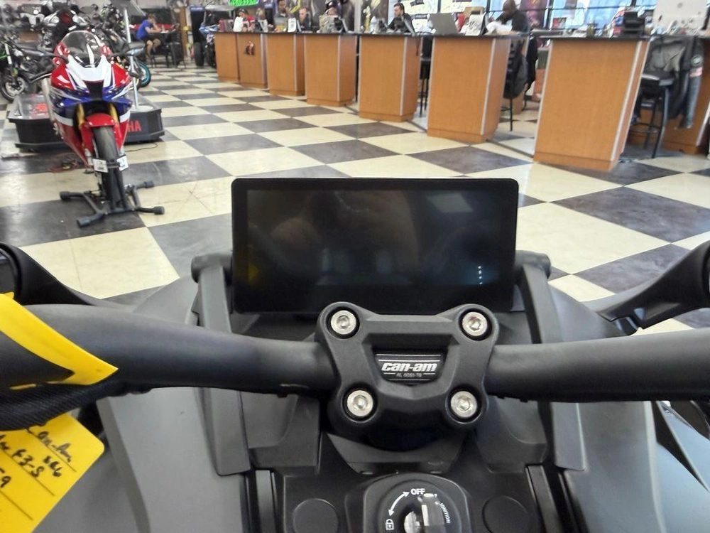2026 Can-am Spyder F3-s alt