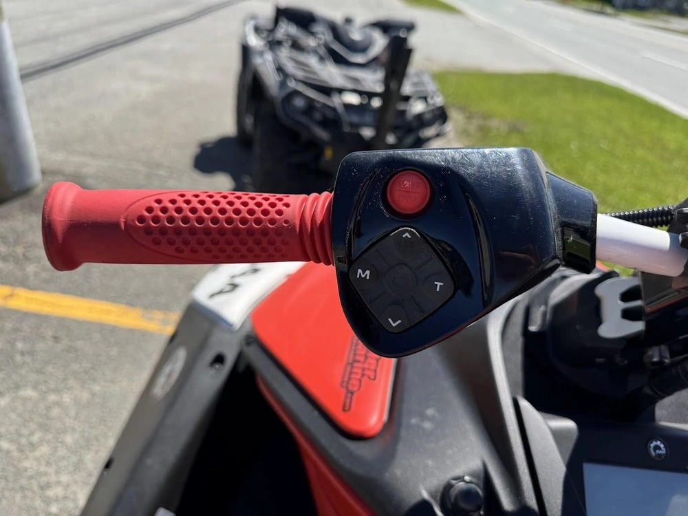 Sea-doo Spark Trixx 3up 2025 alt