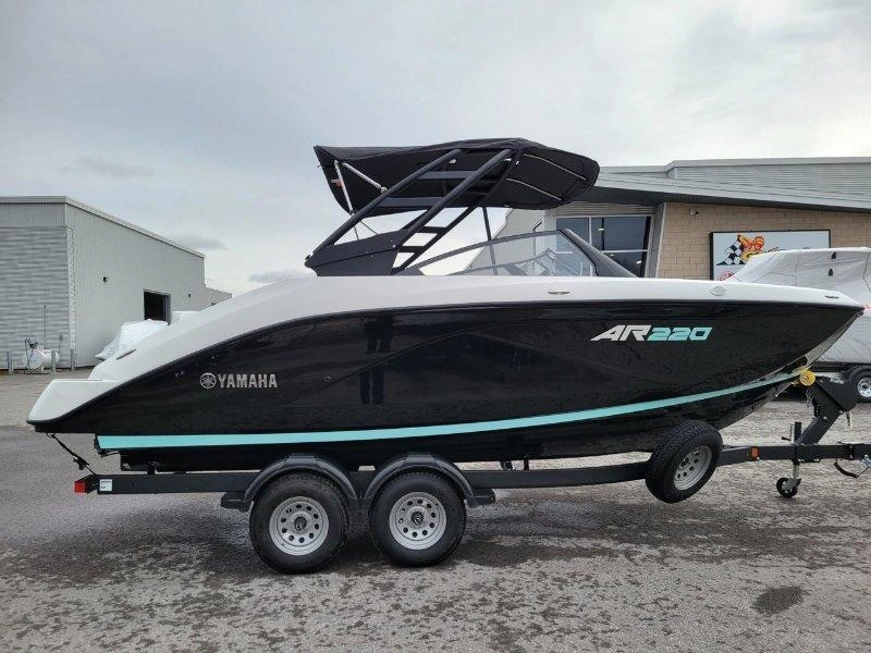 2026 Yamaha Ar 220 2026 alt