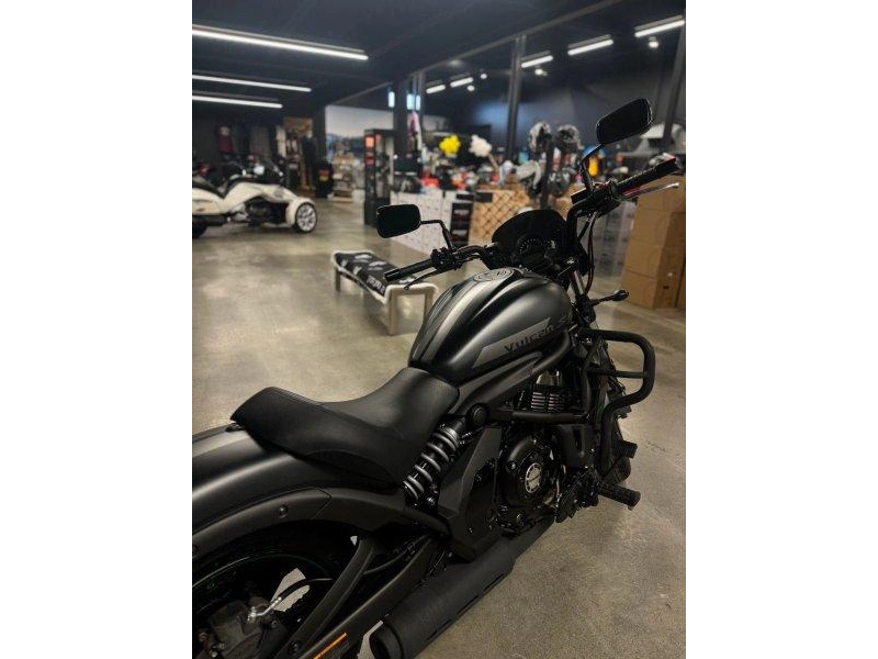 2023 Kawasaki Vulcan En650 alt