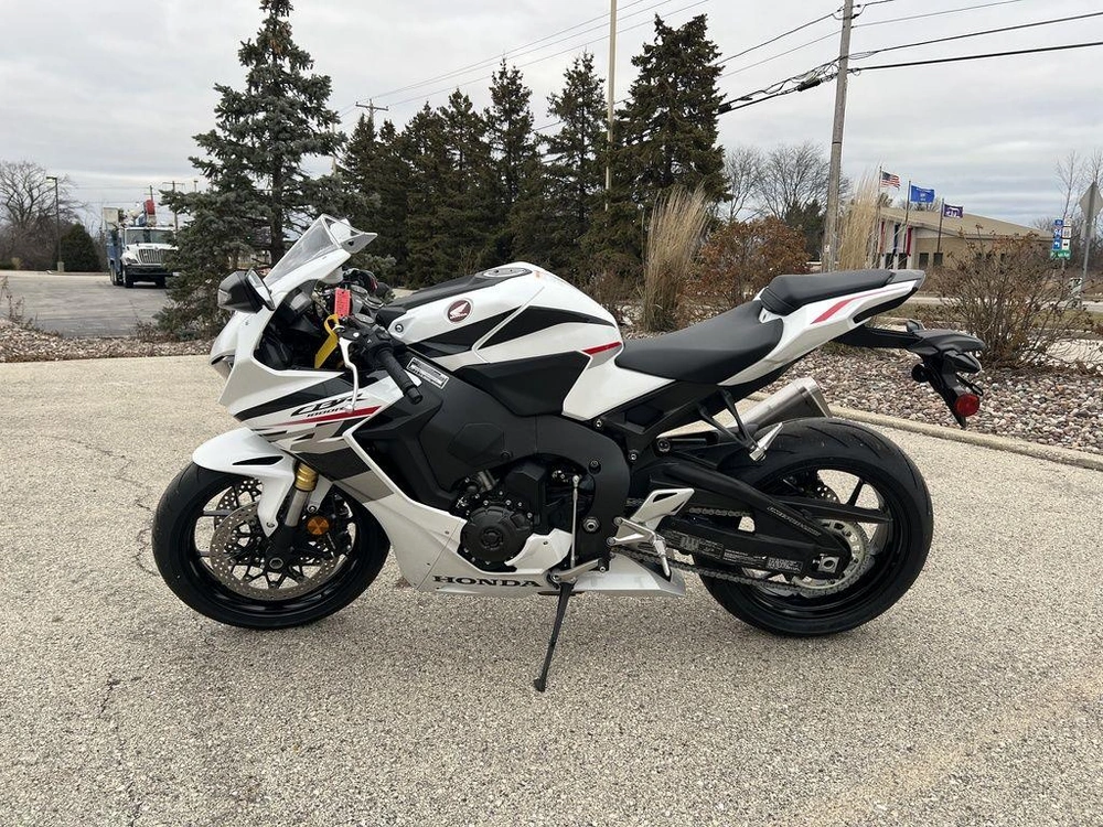 2026 Honda Cbr1000rr alt