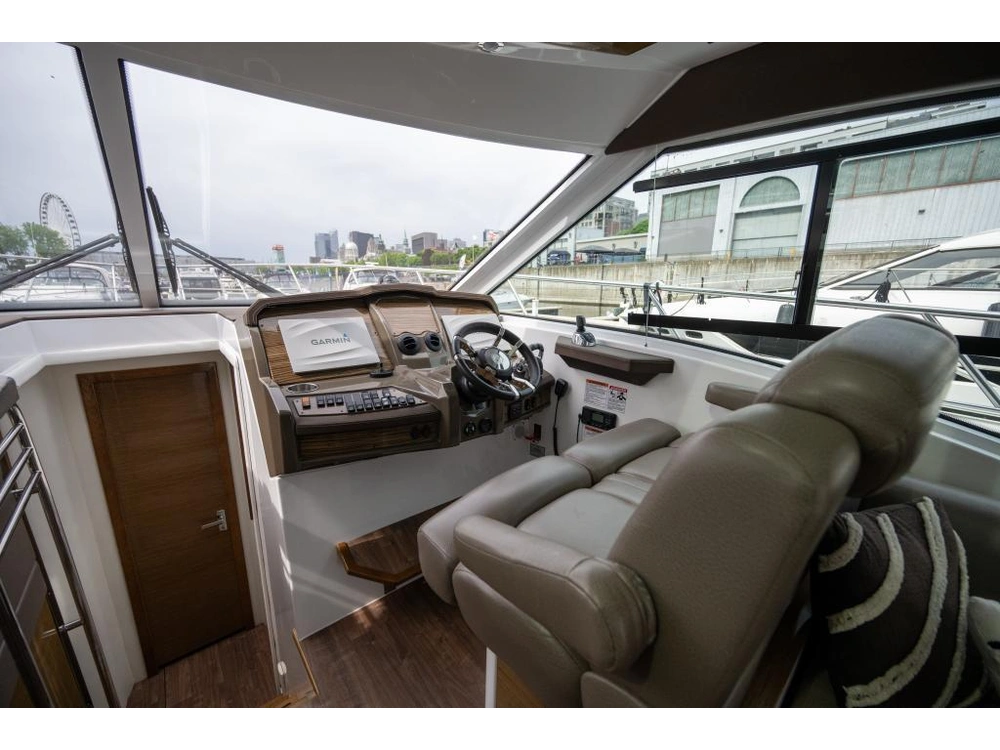 2018 Cruisers Yachts Cantius 45 Diesel - Sur Rendez-vous alt