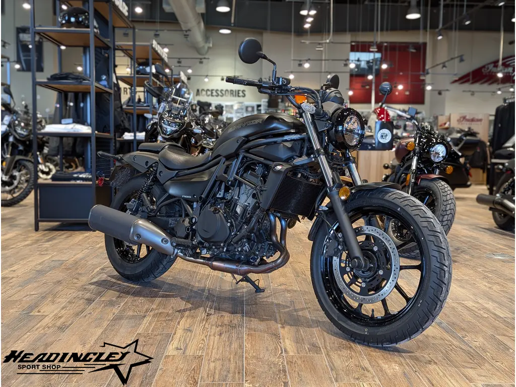 2025 Kawasaki Eliminator 500 // Metallic Flat Spark Black