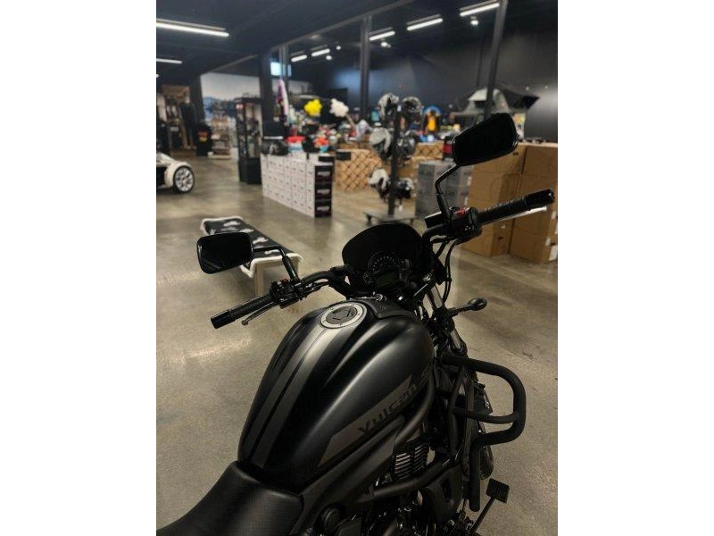 2023 Kawasaki Vulcan En650 alt