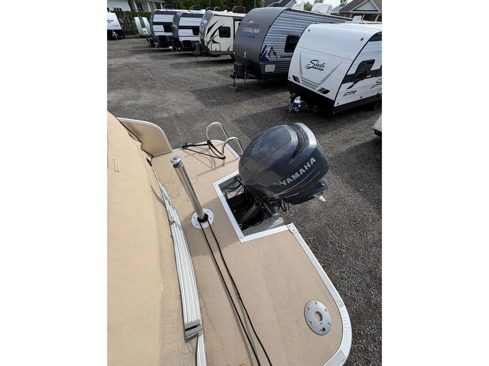 None Bennington Marine Bennington alt