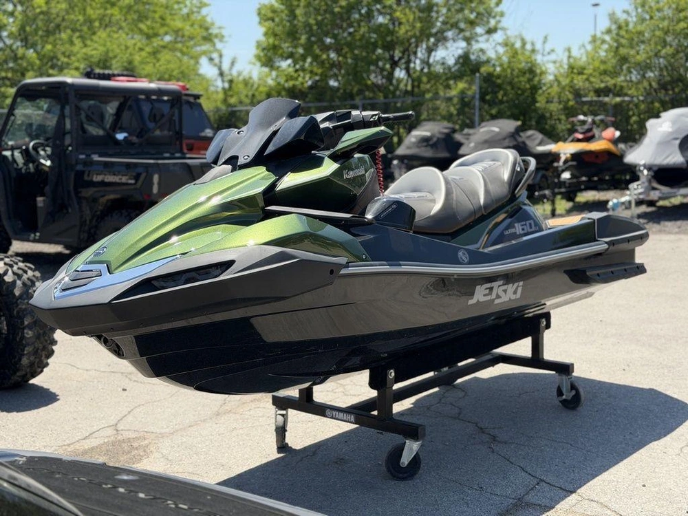 2025 Kawasaki Ultra® 160lx alt