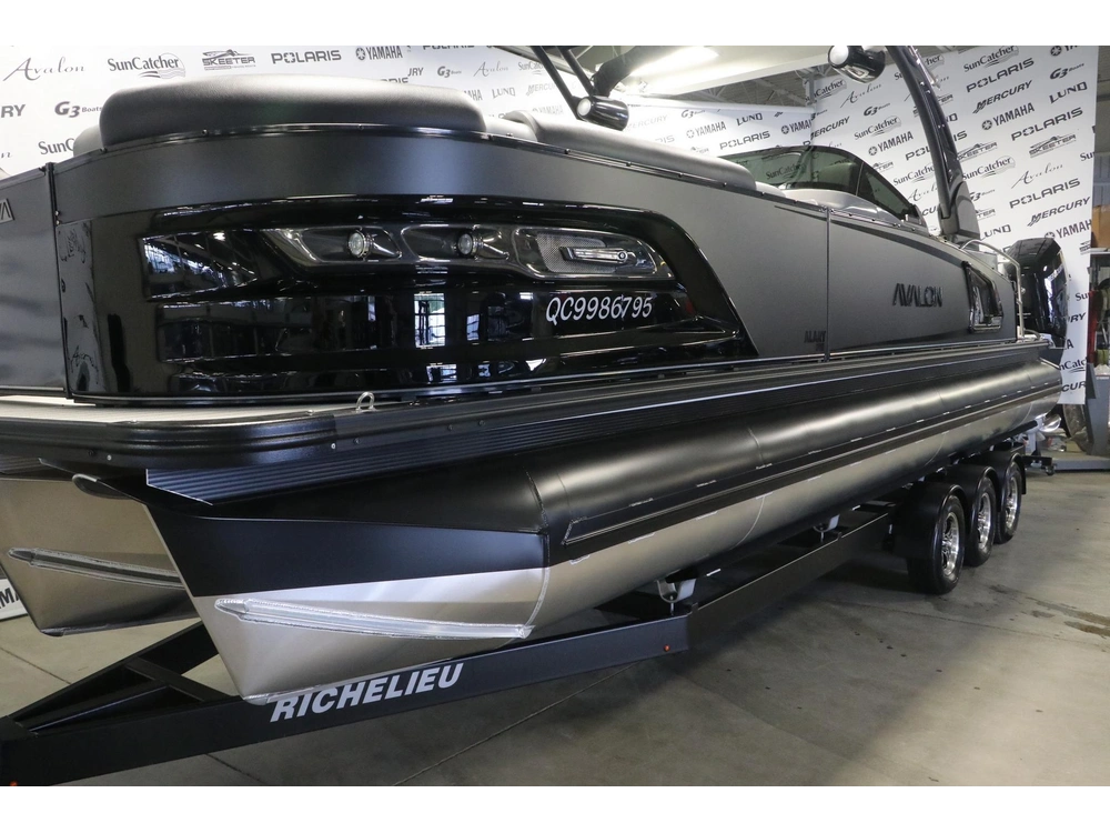 2026 Avalon Excalibur Ltd 2785 Elw Twin + Mercury 425 V10 X 2 alt