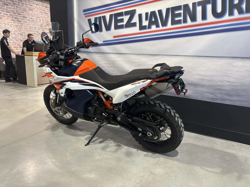 Ktm 890r 2025 alt