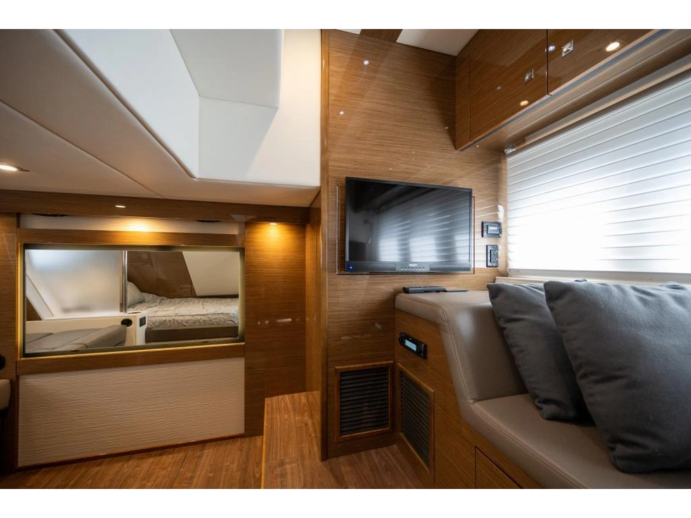 2018 Cruisers Yachts Cantius 45 Diesel - Sur Rendez-vous alt