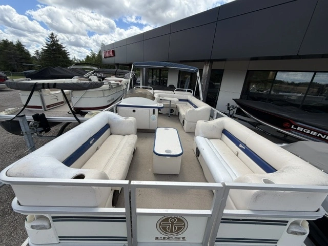 2001 Crest 22 Dl alt