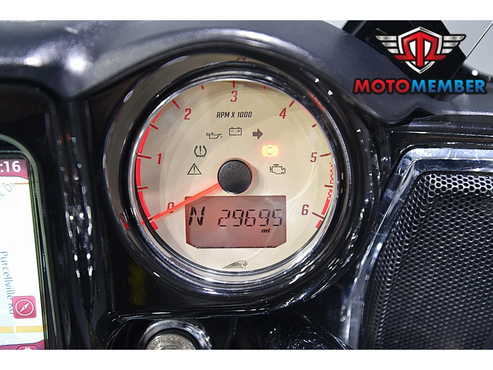 2019 Indian Motorcycle Roadmaster alt