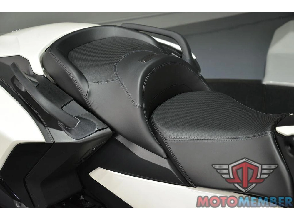 2026 Can-am Spyder Rt alt