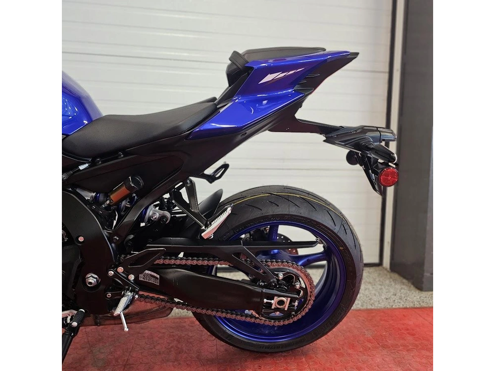 2026 Yamaha Yzf R9 alt