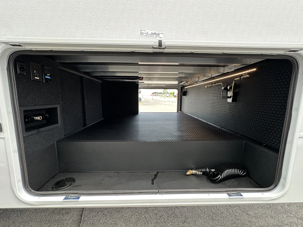 2027 Brinkley Rv Z3100 alt