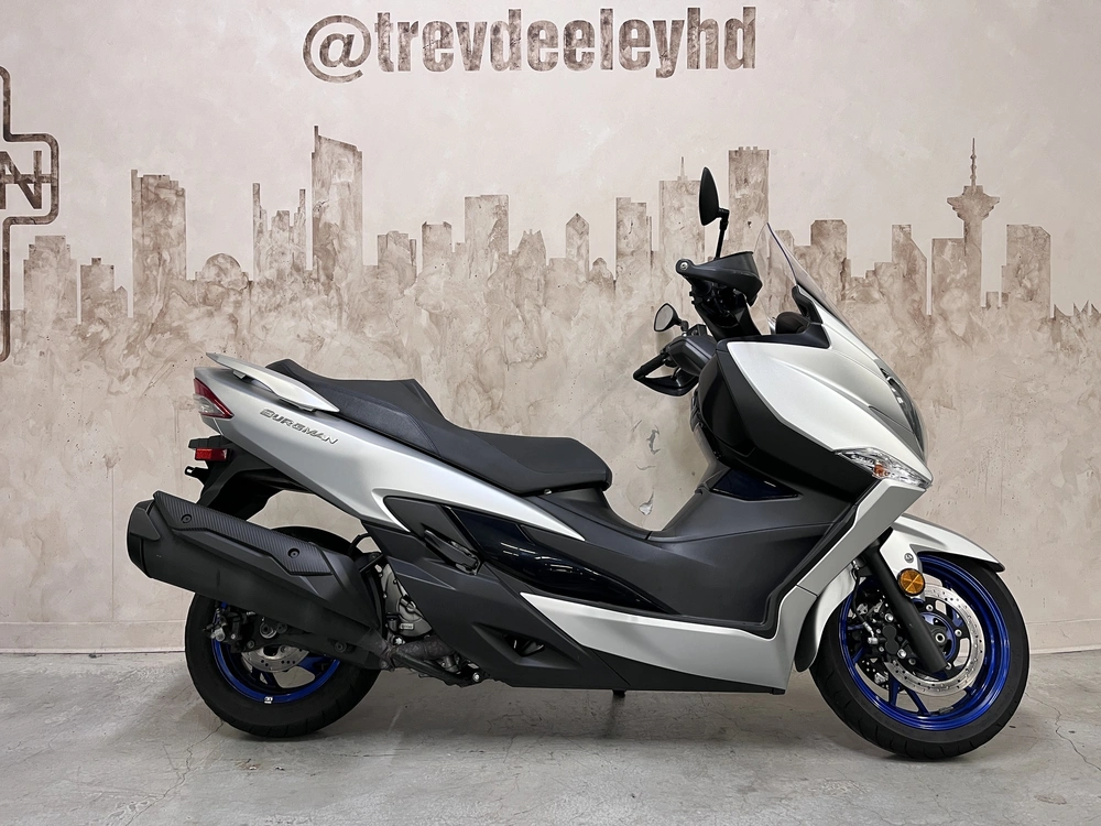 2022 Suzuki Burgman 400 alt