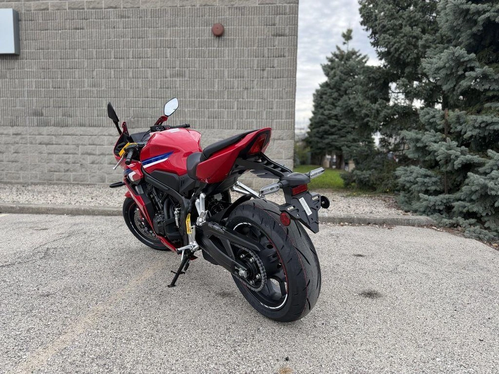 2026 Honda Cbr650r E-clutch alt