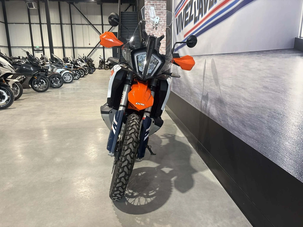 Ktm 890r 2025 alt