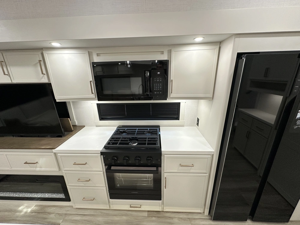 2027 Brinkley Rv Z3100 alt