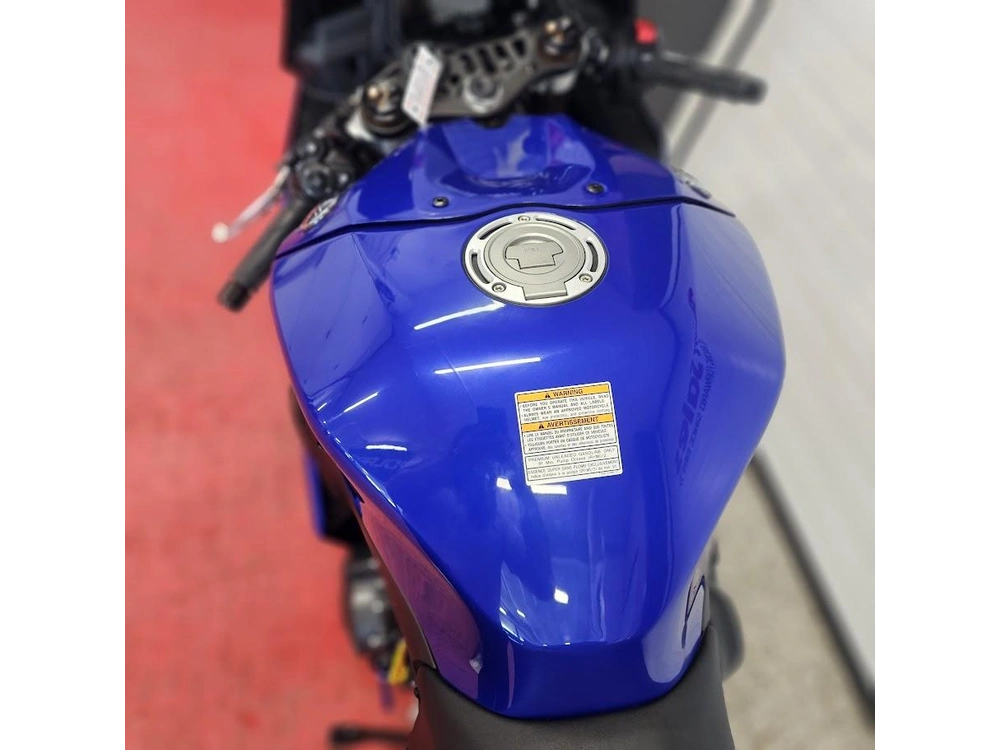 2026 Yamaha Yzf R9 alt