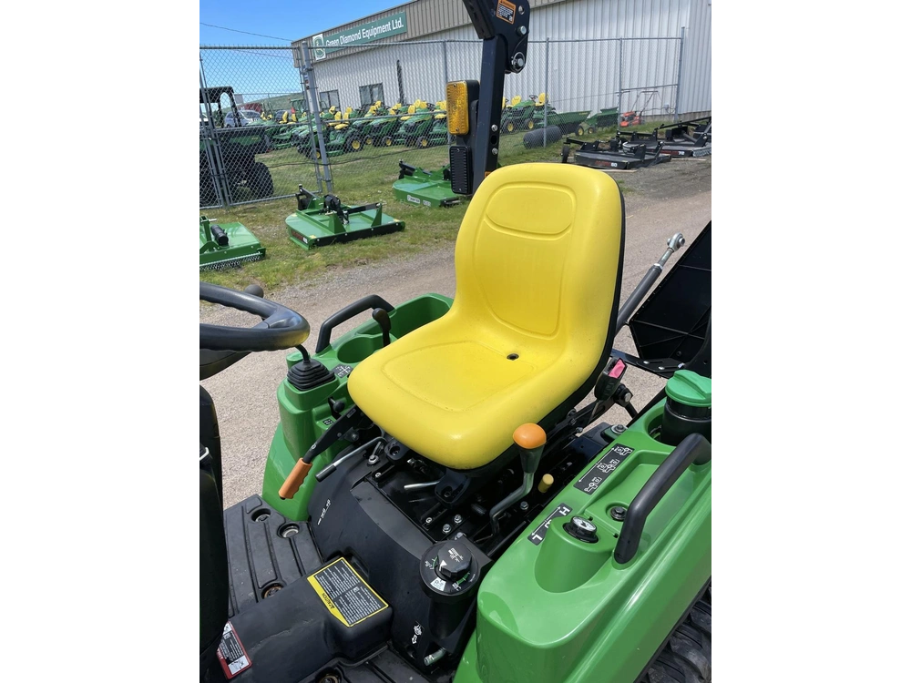 John Deere 1023e 2023 alt
