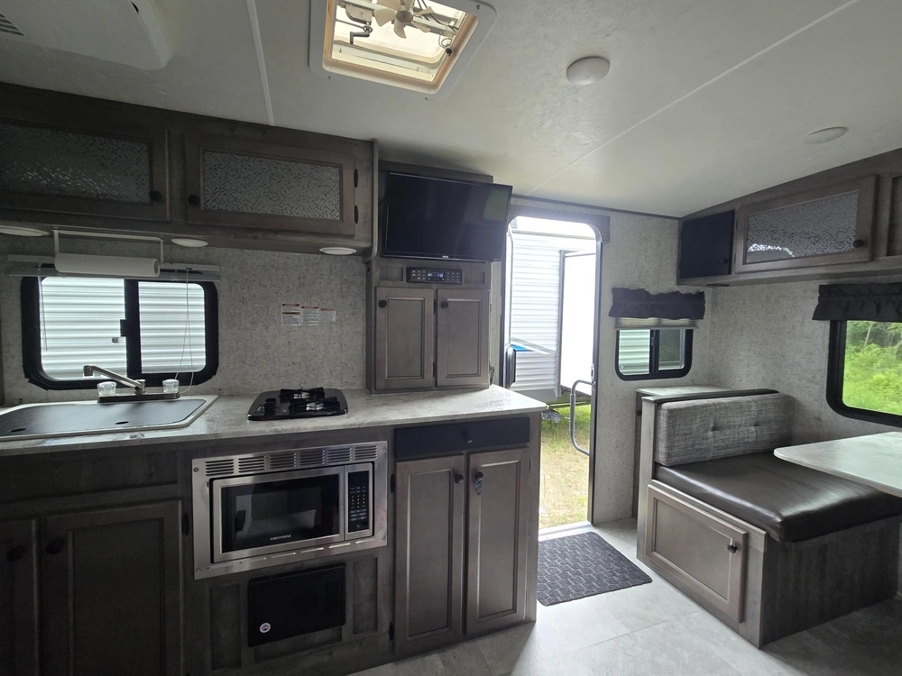 Coachmen Apex 231rds 2020 alt