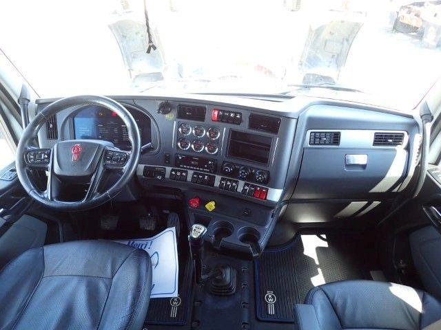 Kenworth W990 2023