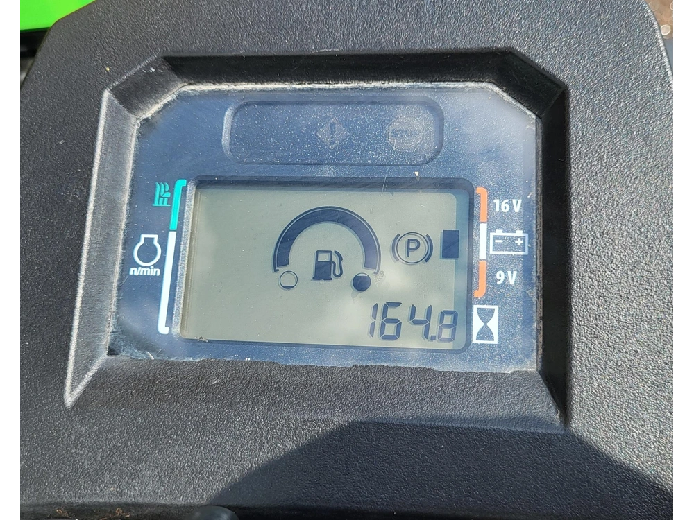 2024 John Deere Z545r alt