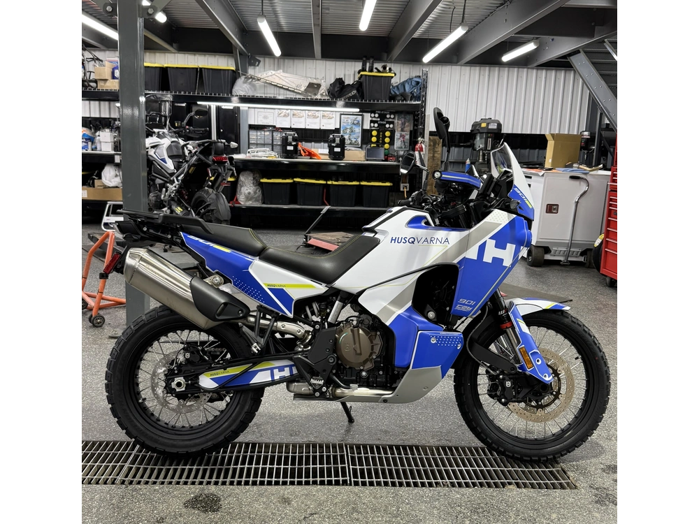 2025 Husqvarna Norden 901 alt
