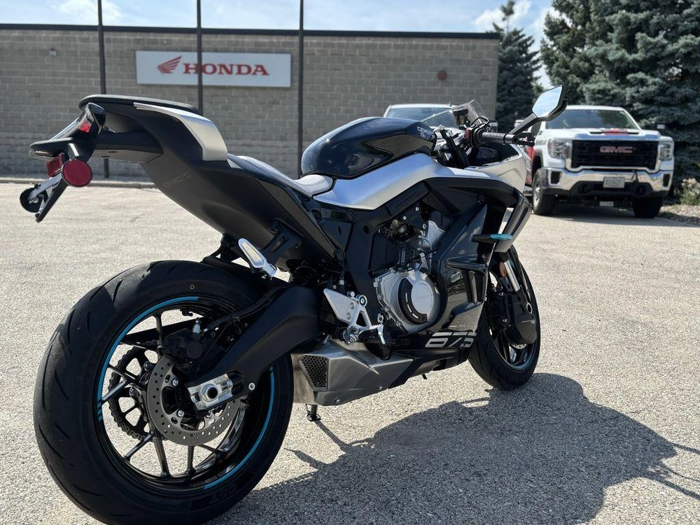 2026 Cfmoto 675ss alt