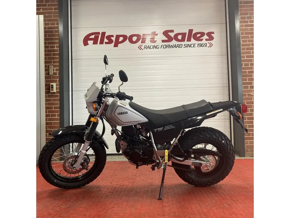 2026 Yamaha Tw200 alt