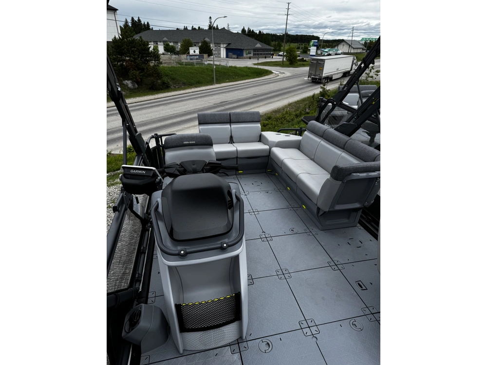 2025 Sea-doo Switch Cruise Limited 21' 230hp alt