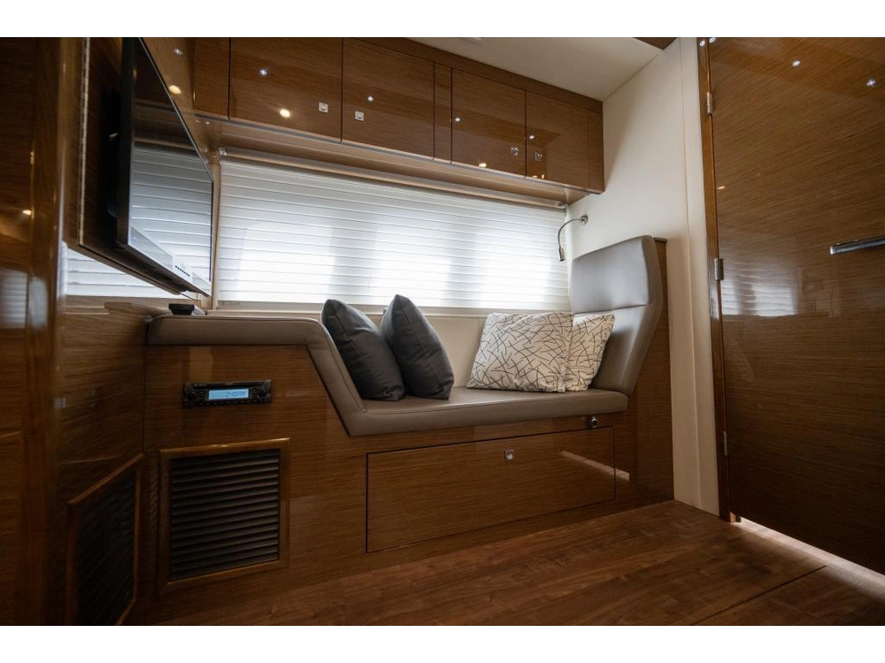 2018 Cruisers Yachts Cantius 45 Diesel - Sur Rendez-vous alt