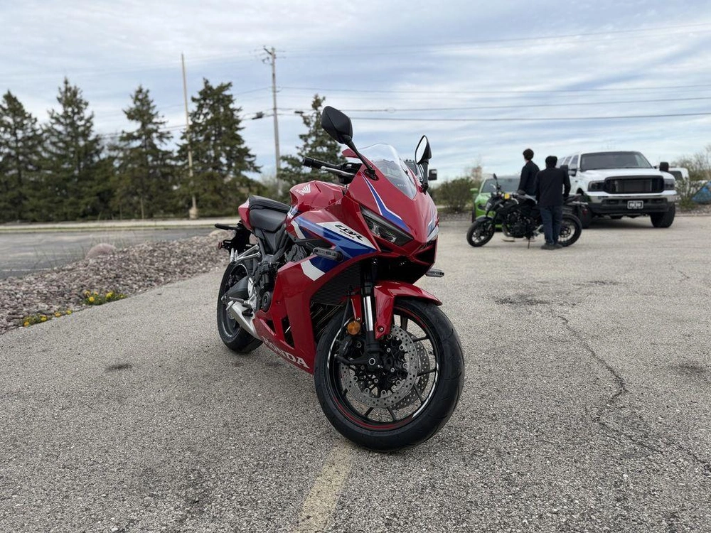 2026 Honda Cbr650r E-clutch alt
