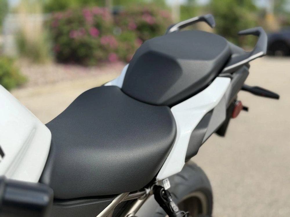 2026 Suzuki Gsx-s1000gt+ alt