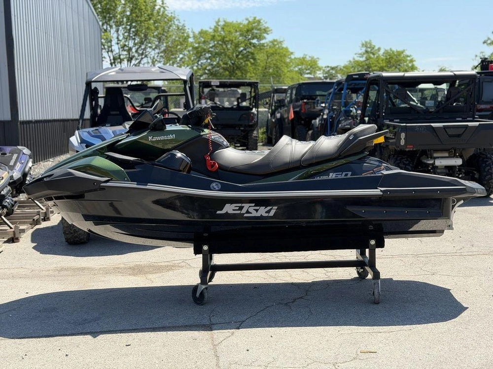 2025 Kawasaki Ultra® 160lx alt