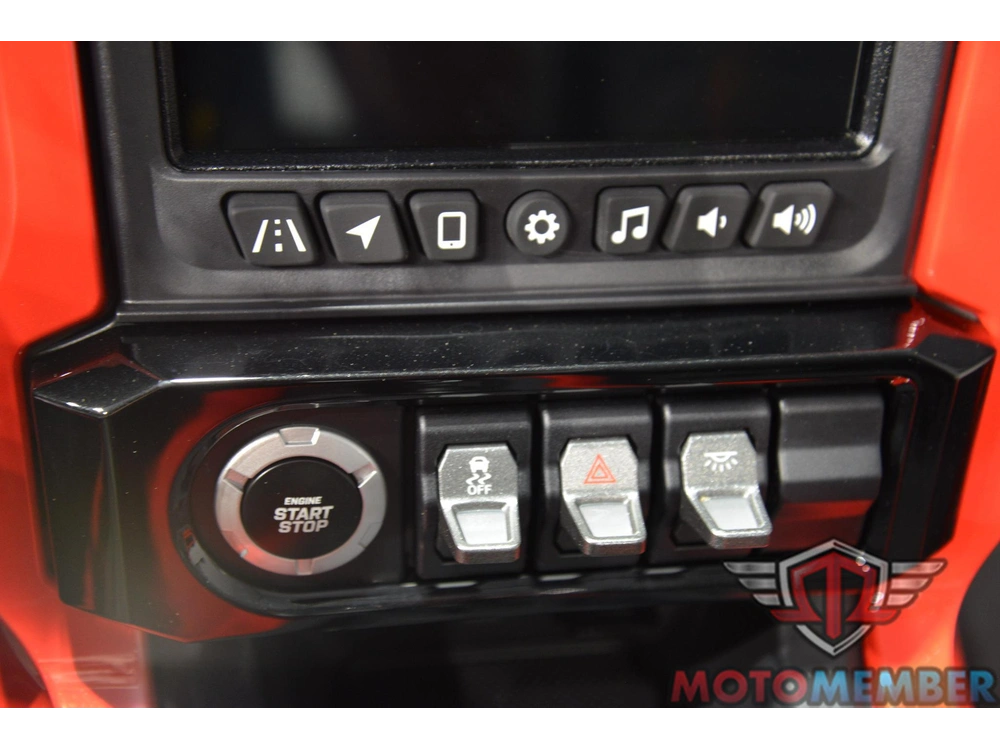 2026 Slingshot R Autodrive alt