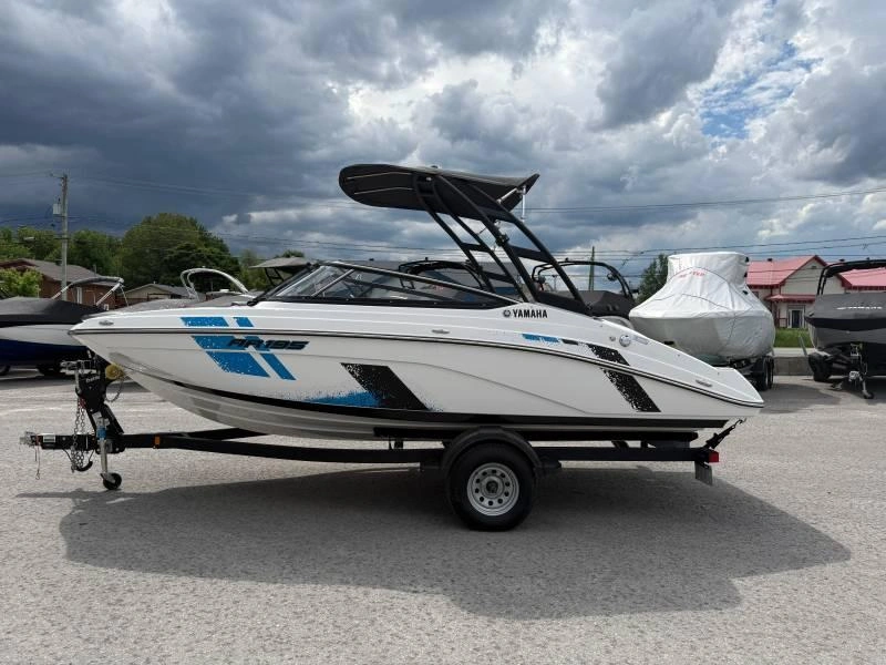 2022 Yamaha Ar195 alt