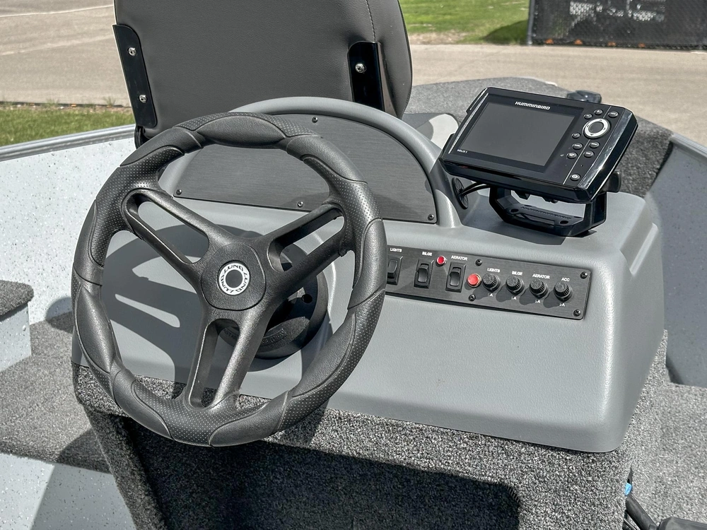 2022 Lund 1600 Fury Ss alt