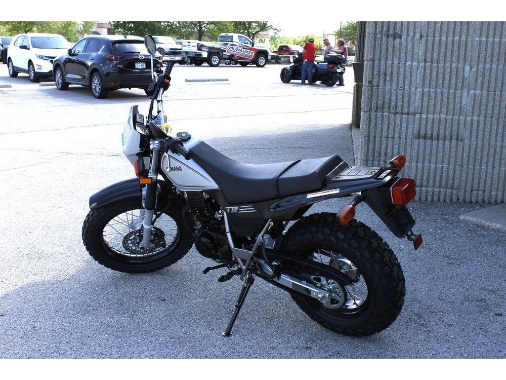 2026 Yamaha Tw200 alt