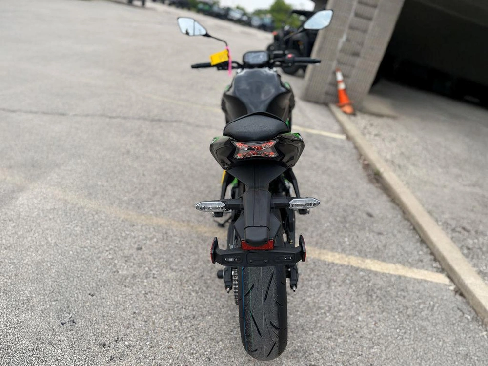 2025 Kawasaki Z650 Abs alt